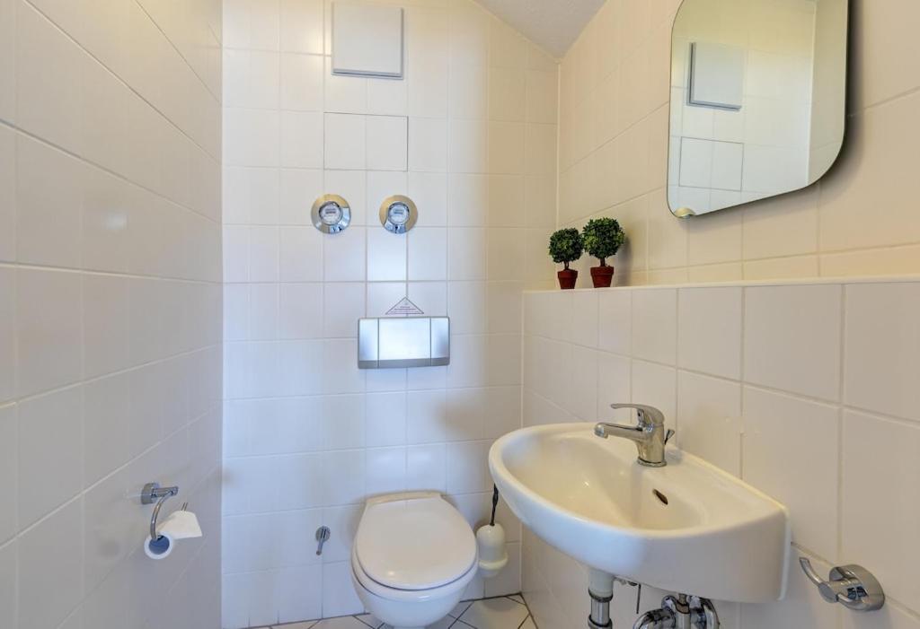Grosse Schoene 3 Zimmer Ferienwohnung - 100 Qm - In Strandnaehe Fuer 6 Personen!! 제바트헤링스도르프 외부 사진