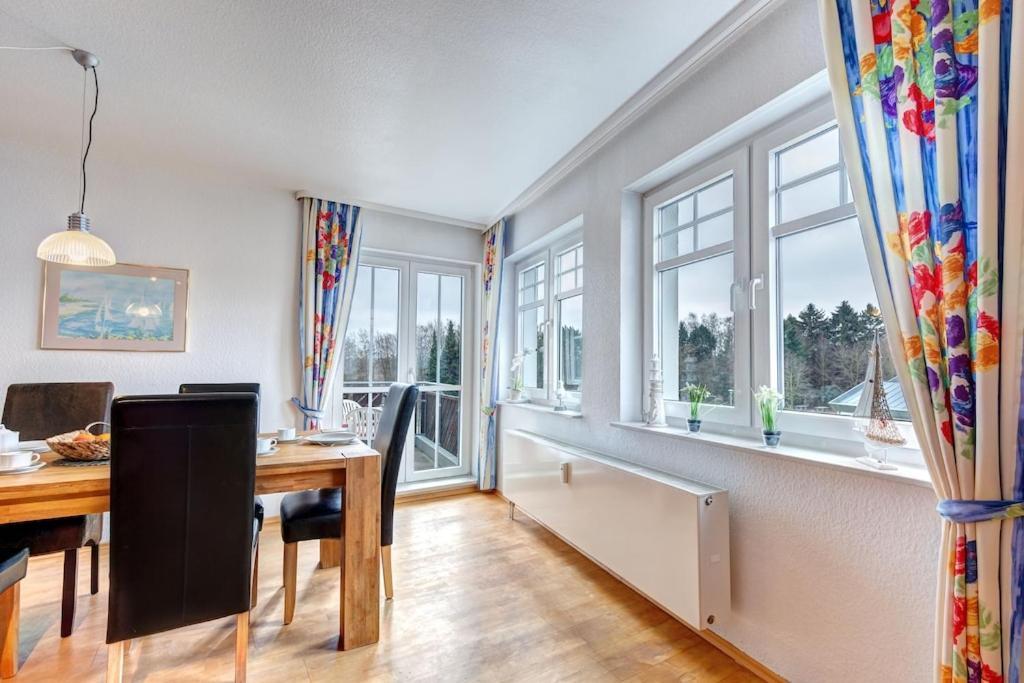 Grosse Schoene 3 Zimmer Ferienwohnung - 100 Qm - In Strandnaehe Fuer 6 Personen!! 제바트헤링스도르프 외부 사진