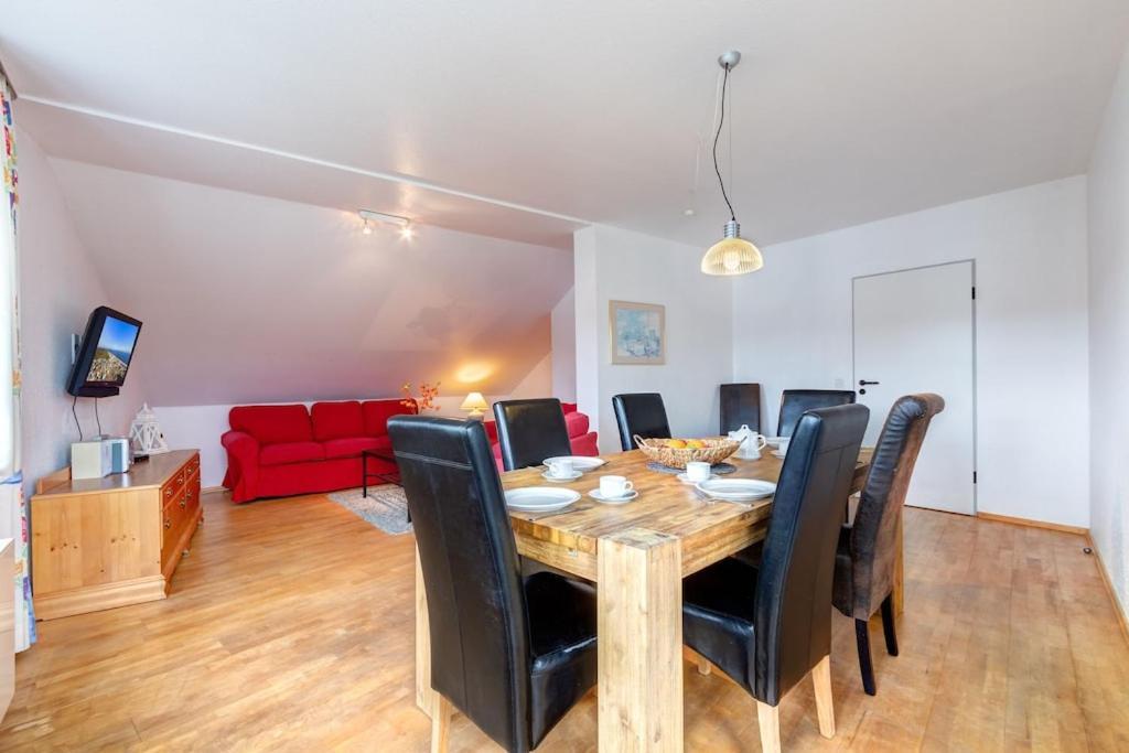 Grosse Schoene 3 Zimmer Ferienwohnung - 100 Qm - In Strandnaehe Fuer 6 Personen!! 제바트헤링스도르프 외부 사진
